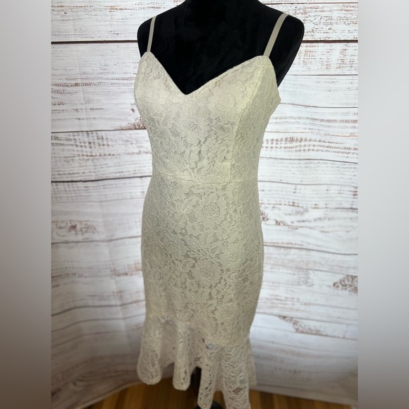 Guess White Sheath Dress Sweetheart Neckline Spaghetti Strap - Picture 8 of 8